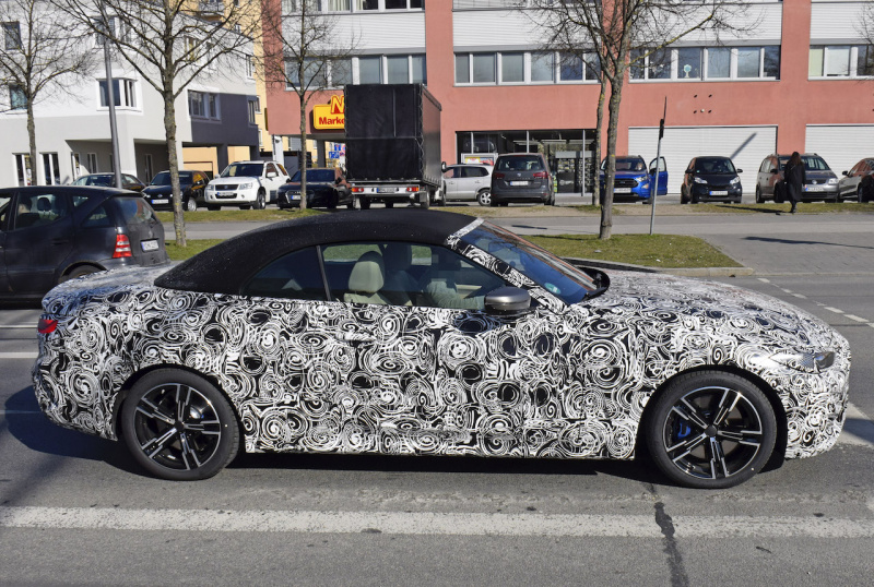 「これが市販型だ！　BMW・4シリーズ カブリオレも巨大グリルを初公開」の5枚目の画像