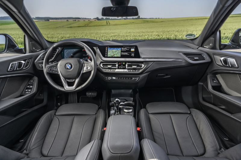 「新型BMW  1シリーズに待望のディーゼルエンジンモデルが追加【新車】」の2枚目の画像