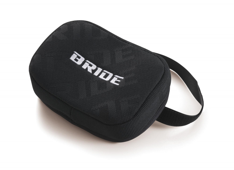 「BRIDE製スポーツシートをより使いやすく。ヘッドレストパッド、シートベルトガイド、クッションが新発売」の12枚目の画像