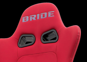 「BRIDE製スポーツシートをより使いやすく。ヘッドレストパッド、シートベルトガイド、クッションが新発売」の13枚目の画像