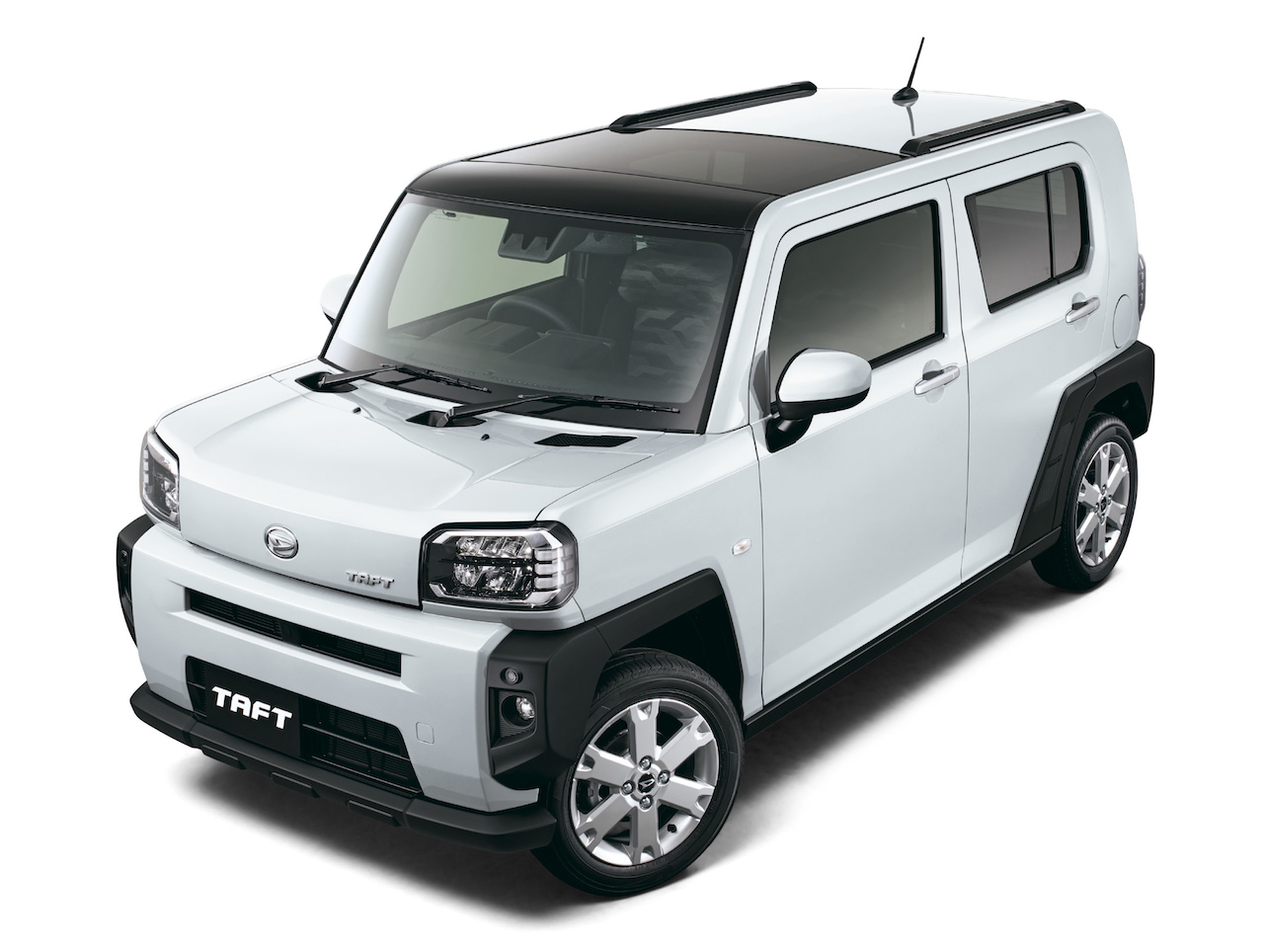 Дайхатсу клиренс. Daihatsu Taft 2020. Кей кар Дайхатсу. Дайхатсу Тафт 2022. Daihatsu Taft и Suzuki Jimny.