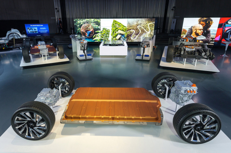 「ホンダがGMのEVプラットフォーム・新型バッテリーを使った2車種のEVを北米で発売」の1枚目の画像