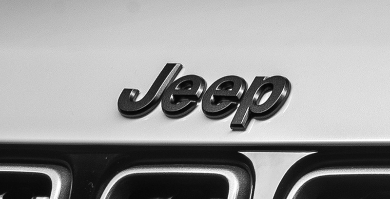 「ジープ・コンパスに200台限定車の「ナイトイーグル」を設定【新車】」の10枚目の画像