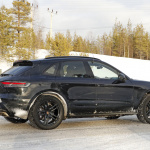 ポルシェ・マカン次世代型を初スクープ！　フルEVは700馬力、ガソリンモデルは？ - Porsche Macan Mule 17