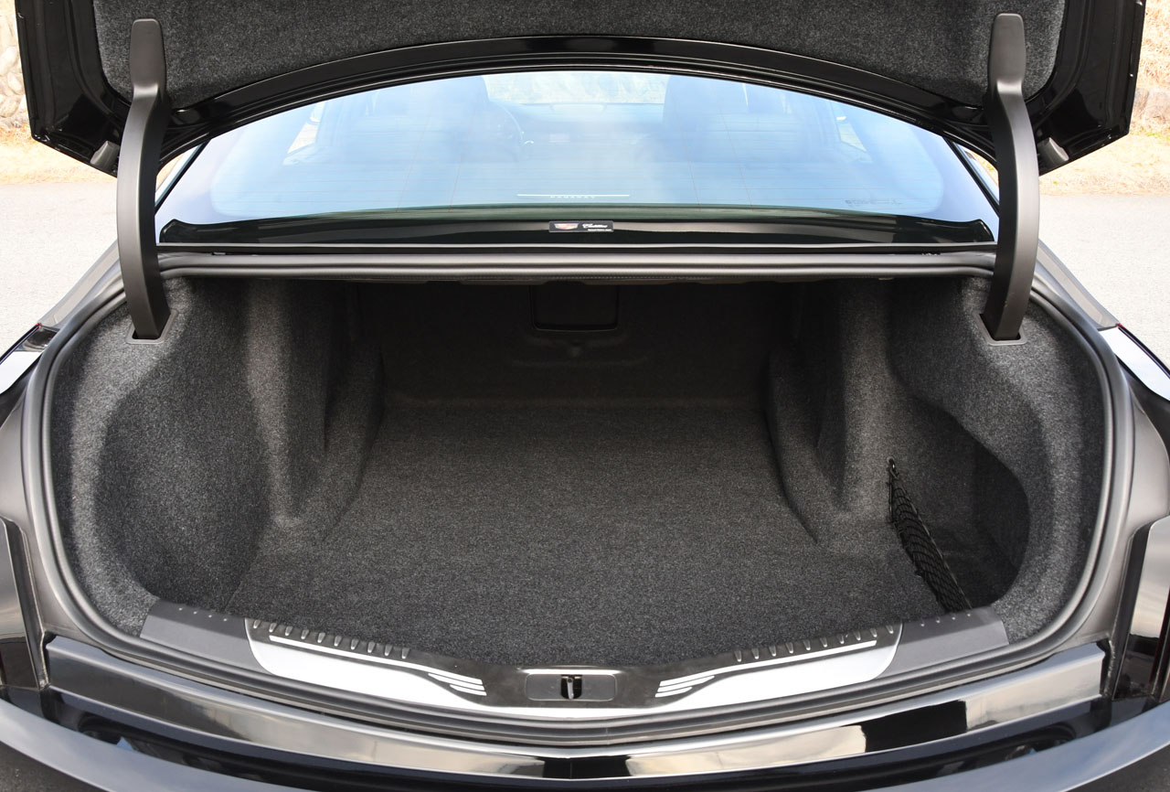 Cadillacct6 0009 画像 欧州車テイストを色濃くするキャデラックの最上級モデル キャデラックct6プラチナム試乗 Clicccar Com