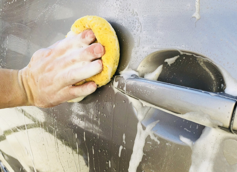 「愛車の洗車・ワックス掛けで気分もリフレッシュ!?」の1枚目の画像