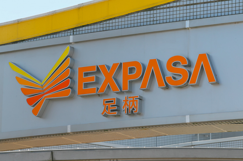 「【高速サービスエリア ドッグラン 関東】東名・EXPASA足柄（下り）は大小2カ所のドッグランがあるワンちゃんのレジャーパーク」の1枚目の画像