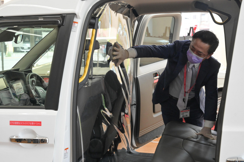 「トヨタモビリティ東京が新型コロナウィルス感染者移送車両2台を江戸川区に提供」の2枚目の画像