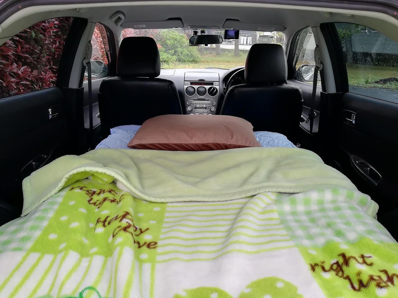 車中泊は自宅でできる オトナの遊び 車中泊をするために必要なグッズ5選 Clicccar Com