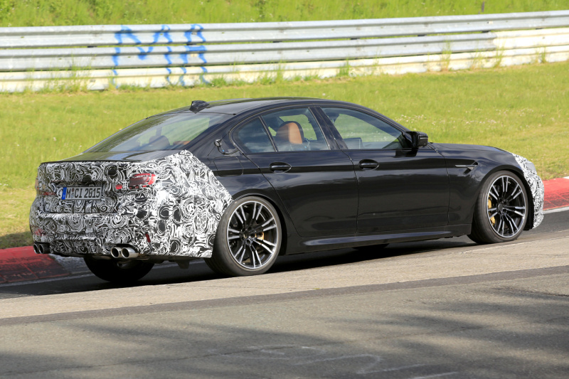 「BMW M5セダン改良型の最終デザインが鮮明に。ニュルで高速テスト」の6枚目の画像