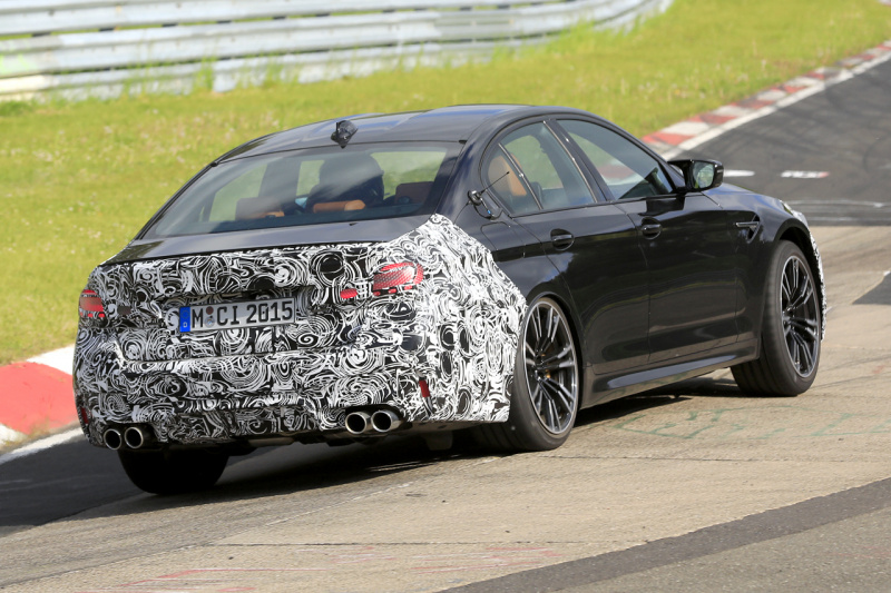 「BMW M5セダン改良型の最終デザインが鮮明に。ニュルで高速テスト」の7枚目の画像