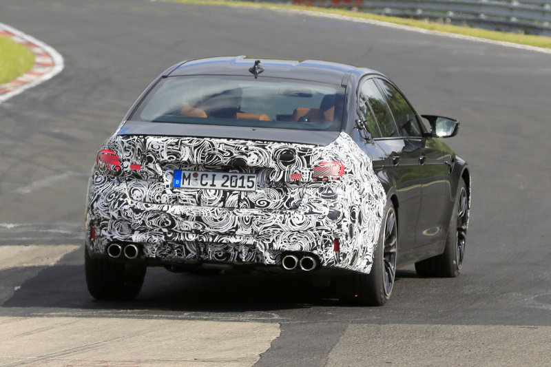 「BMW M5セダン改良型の最終デザインが鮮明に。ニュルで高速テスト」の8枚目の画像