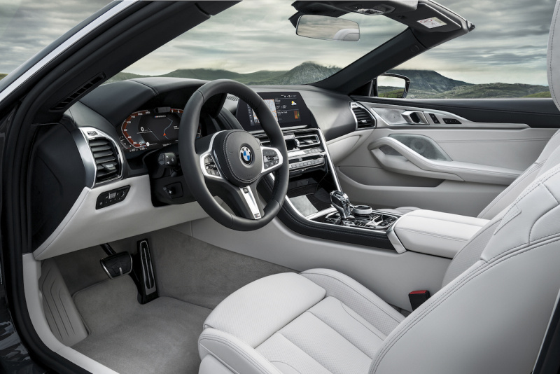 「BMW 8シリーズクーペ／カブリオレに「シルキー6」のガソリンエンジンを追加【新車】」の1枚目の画像