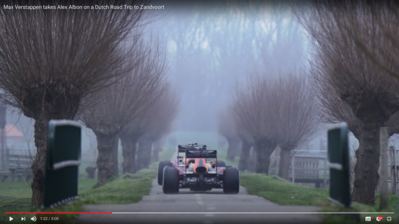 「F1マシンで!?　アルボンを引き連れてフェルスタッペンがオランダを案内【動画】」の2枚目の画像