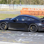 「公道のレーシングカー」ポルシェ・911 GT3、ついに新ダックネックウィングを装着 - Spy-Photo