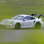 「チャンピオン奪還の使命を受け、ポルシェ 911 GT3 Rプロトタイプがニュルブルクリンクで高速テスト！」の2枚目の画像ギャラリーへのリンク