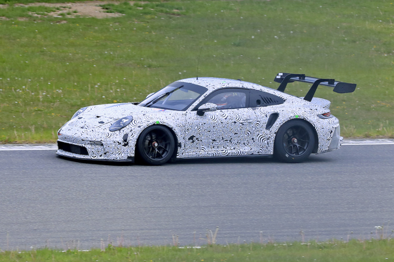 「チャンピオン奪還の使命を受け、ポルシェ 911 GT3 Rプロトタイプがニュルブルクリンクで高速テスト！」の4枚目の画像