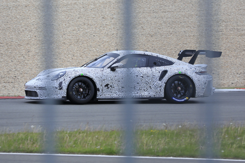 「チャンピオン奪還の使命を受け、ポルシェ 911 GT3 Rプロトタイプがニュルブルクリンクで高速テスト！」の5枚目の画像