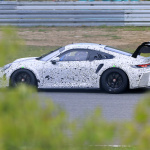 「チャンピオン奪還の使命を受け、ポルシェ 911 GT3 Rプロトタイプがニュルブルクリンクで高速テスト！」の8枚目の画像ギャラリーへのリンク