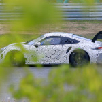 「チャンピオン奪還の使命を受け、ポルシェ 911 GT3 Rプロトタイプがニュルブルクリンクで高速テスト！」の9枚目の画像ギャラリーへのリンク