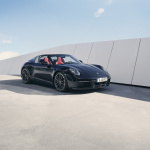 ポルシェ911シリーズにクーペの快適性とカブリオレの開放感を備えた「タルガ4」「タルガ4S」を設定【新車】 - Porsche_911_TARGA_20200518_3