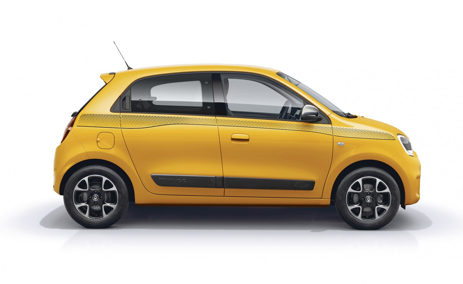 Renault Twingo Iii B07 画像 100台限定車 ルノー トゥインゴ ブリヤント はデジタルミラーを特別装備したお買い得モデル Clicccar Com