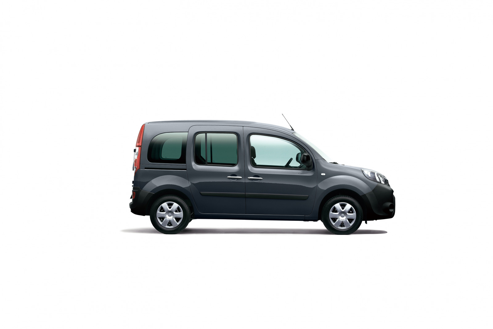 ブラックバンパーが目を惹く定番モデル ルノー カングー クルール が登場 新車 Clicccar Com