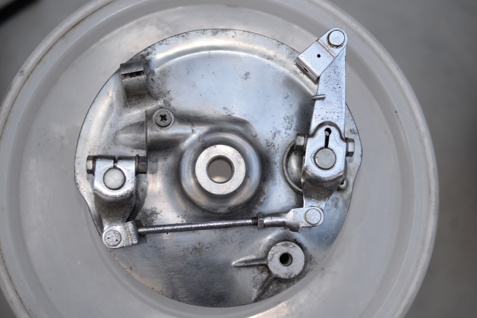 Cb125k Break06 画像 旧車再生の基本 フロントタイヤを交換する 49年前のcb125は直るのか 素人再生記 Clicccar Com