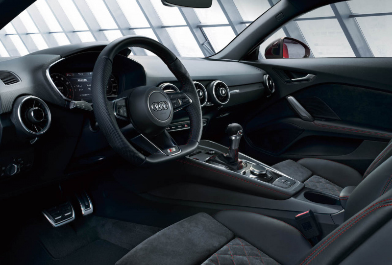 「限定車「Audi TT Coupé S line competition」は、ベース車よりも約80万円高もバーゲンプライスといえる超充実装備」の7枚目の画像