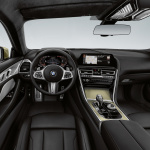 「BMW 8シリーズにゴールドのアクセントカラーが配された特別仕様車が登場」の3枚目の画像ギャラリーへのリンク