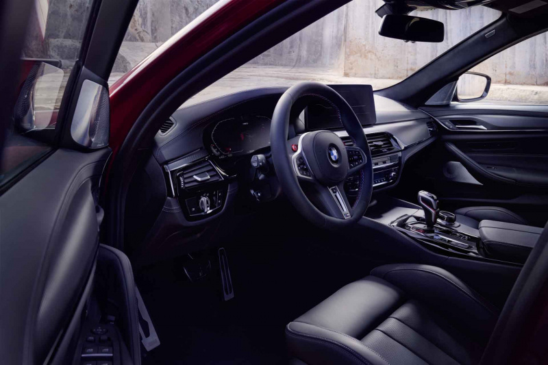 「BMW M5/M5コンペティションがフェイスリフト。キドニーグリルの存在感が抜群に」の1枚目の画像