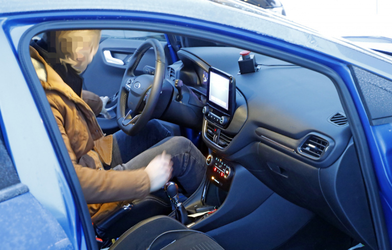 「公開間近!?　フォード最小の高性能SUV「プーマST」のプロトタイプをニュルでキャッチ」の10枚目の画像