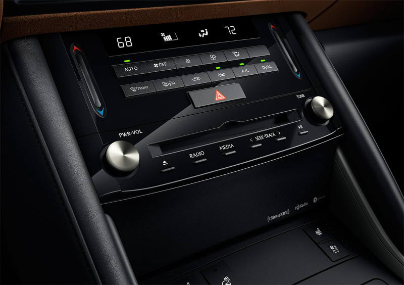 「新型レクサスISには最新の車載インフォテイメント、先進安全装備が搭載」の13枚目の画像