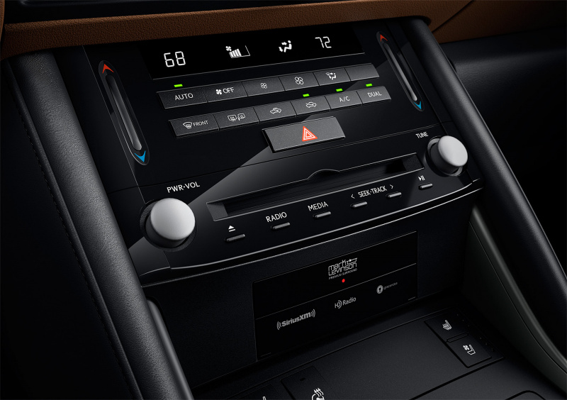 「新型レクサスISには最新の車載インフォテイメント、先進安全装備が搭載」の14枚目の画像
