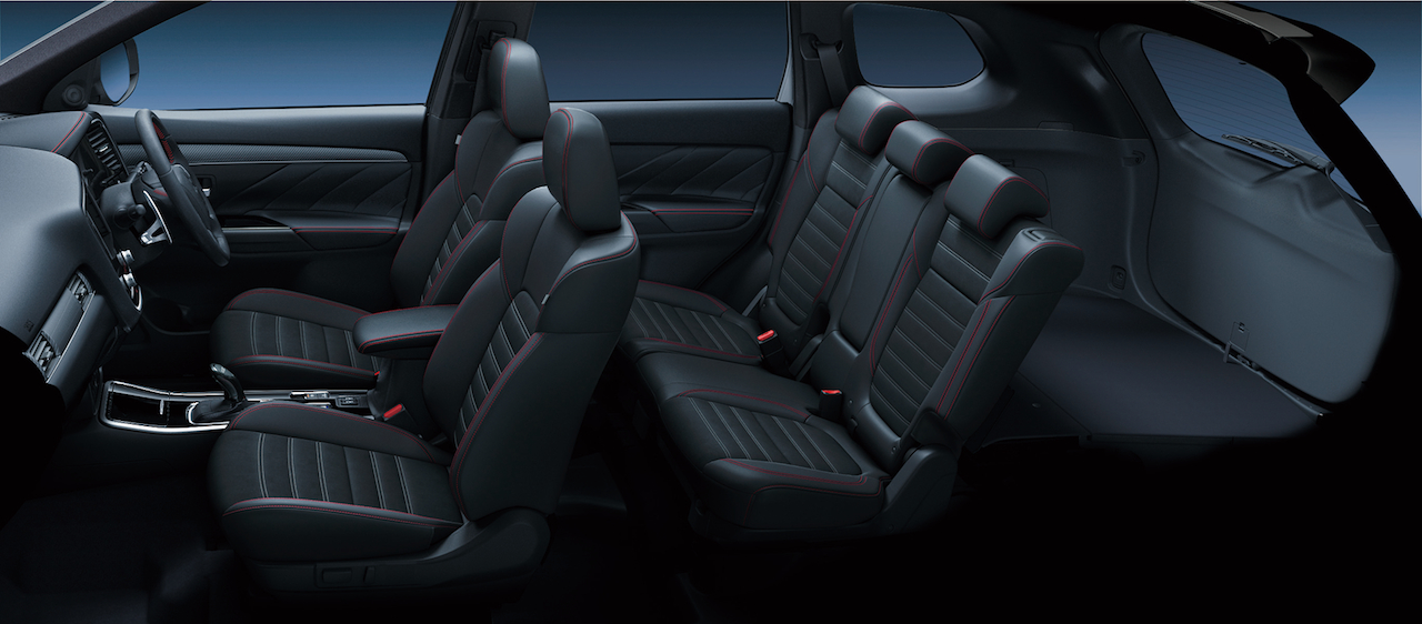 ビルシュタイン社ダンパーを装着する三菱アウトランダーphevの特別仕様車 Black Edition 新車 Clicccar Com