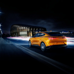 マスタング初のEV「フォード・マスタング マッハE」は、クラウド上で航続距離を正確に予測できる!? - 2021 Mustang Mach-E GT Cyber Orange