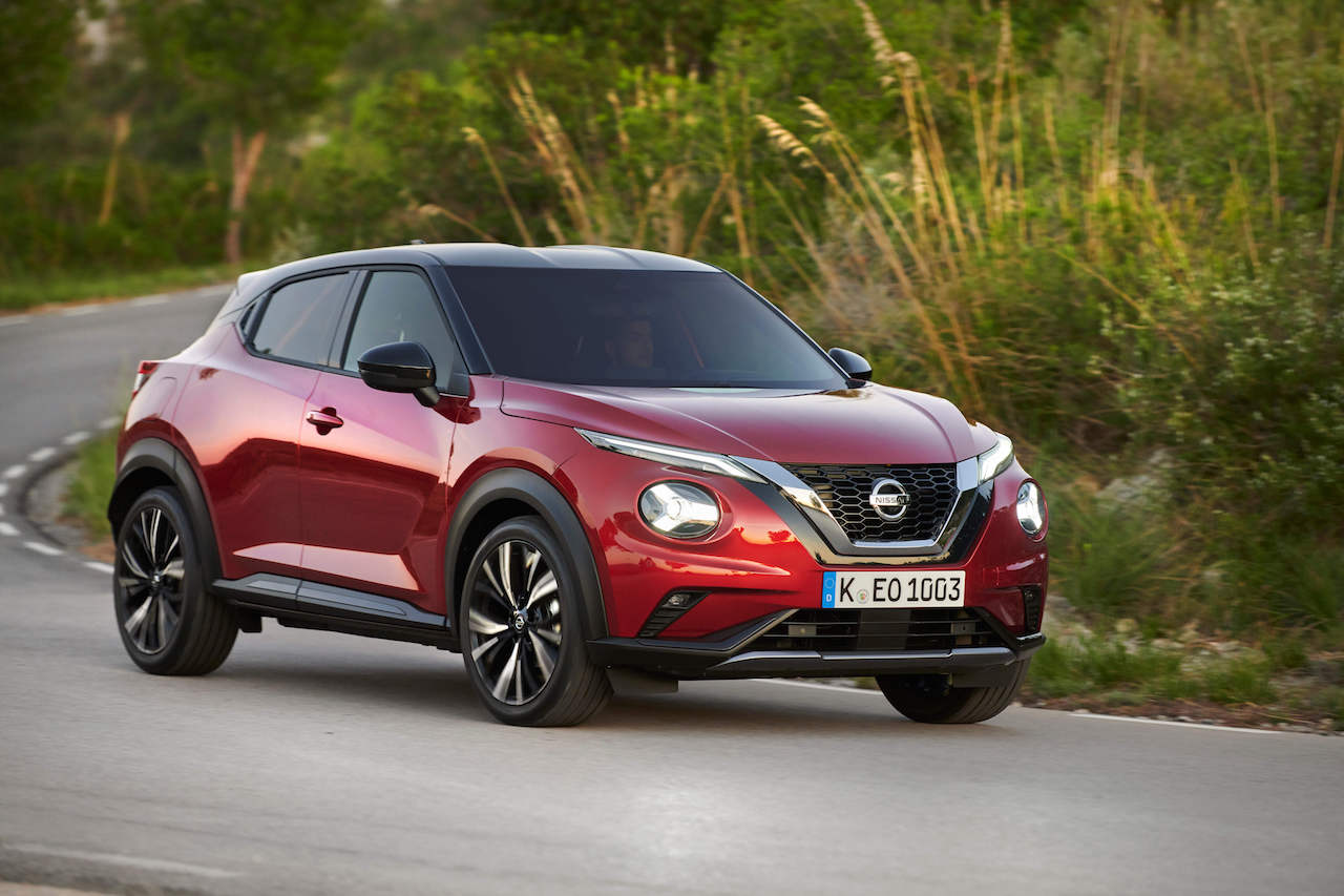 New Nissan Juke Hits The Road In Barcelona 画像 新型日産キックス 期待のコンパクトsuvは出力 向上したe Powerを搭載し 価格275万9900円 新車 Clicccar Com