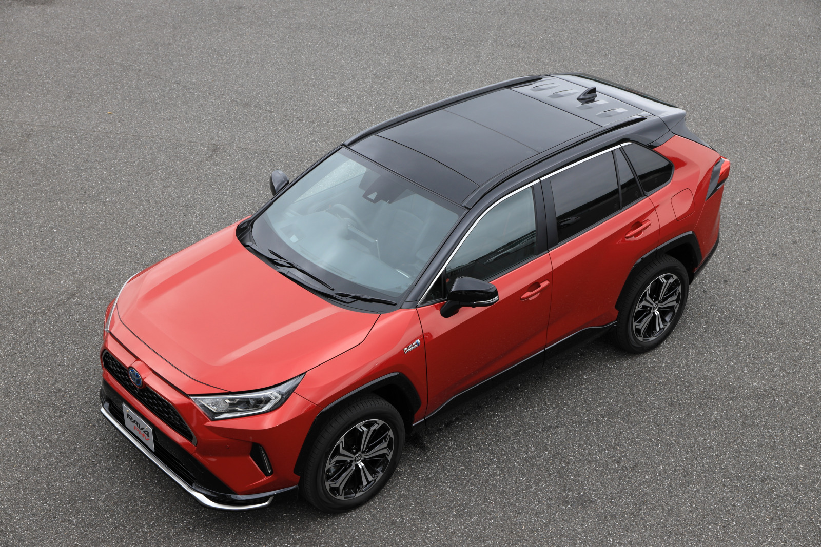 Toyota Rav4 0608 8 画像 トヨタrav4 Phvのev走行距離は95km 0 100km H加速は6 0秒の俊足suv 新車 Clicccar Com