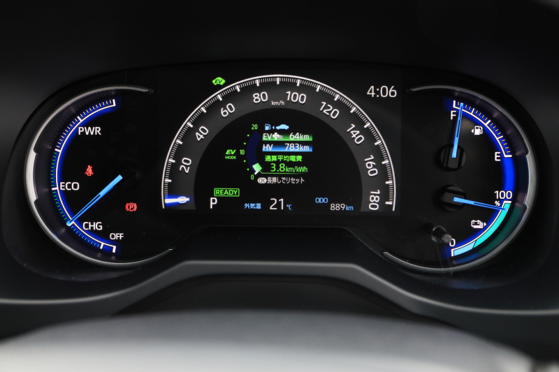 「トヨタRAV4 PHVのEV走行距離は95km、0-100km/h加速は6.0秒の俊足SUV【新車】」の11枚目の画像
