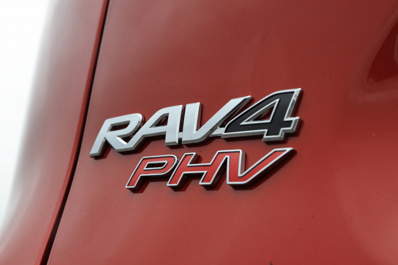 「新型RAV4 PHVの内外装を徹底チェック！　ブラックのアクセントカラーが際立つ専用装備【新車】」の63枚目の画像