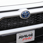 「新型RAV4 PHVの内外装を徹底チェック！　ブラックのアクセントカラーが際立つ専用装備【新車】」の44枚目の画像ギャラリーへのリンク