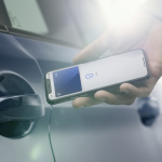 BMWがiPhoneをクルマのキーに使える最初の自動車メーカーに。世界45か国で「BMW Digital Key for the iPhone」に対応 - bmw-digital-key_iPhone_20200623_1