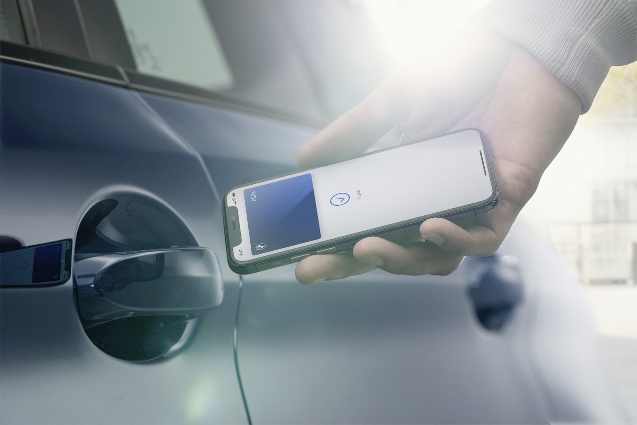 Bmwがiphoneをクルマのキーに使える最初の自動車メーカーに 世界45か国で Bmw Digital Key For The Iphone に対応 Clicccar Com