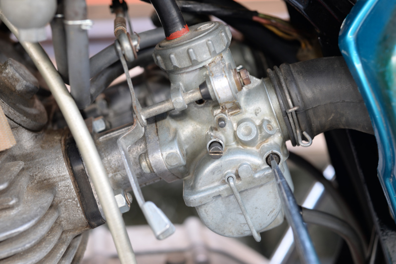 「旧車再生の基本・エンジンオイル交換と各部の調整【49年前のCB125は直るのか？ 素人再生記】」の16枚目の画像
