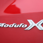 新型フリードModulo X「3つのフィン=実効空力デバイス」による進化を飯田裕子がチェック！土屋圭市に開発秘話を聞いた!!【HONDA FREED Modulo X】 - modulo_x_freed_x_yuko_iida_04