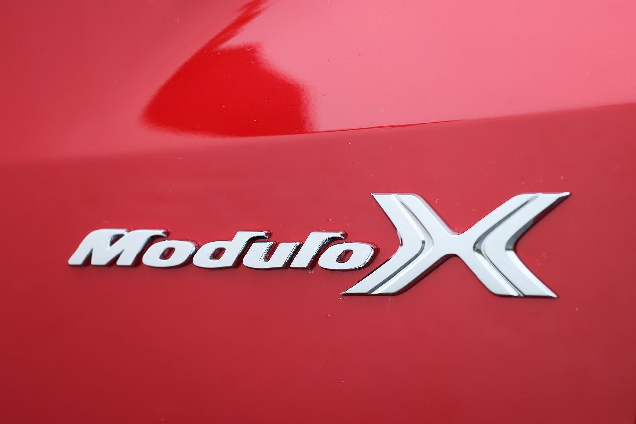 「新型フリードModulo X「3つのフィン=実効空力デバイス」による進化を飯田裕子がチェック！土屋圭市に開発秘話を聞いた!!【HONDA FREED Modulo X】」の5枚目の画像