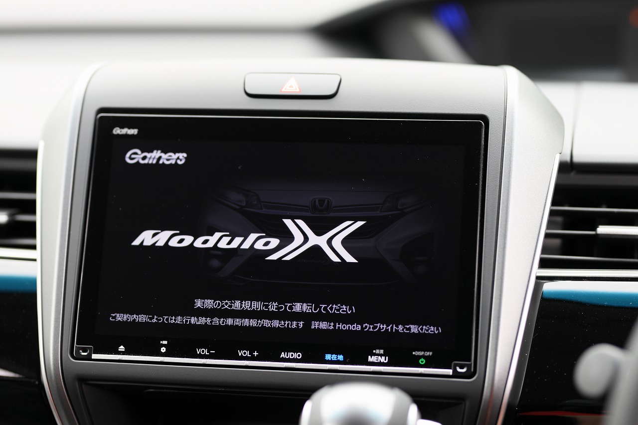 「新型フリードModulo X「3つのフィン=実効空力デバイス」による進化を飯田裕子がチェック！土屋圭市に開発秘話を聞いた!!【HONDA FREED Modulo X】」の36枚目の画像