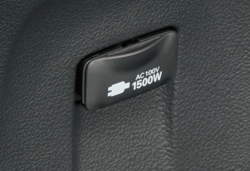 「鍵はスマートキーの色にあり！トヨタ・プリウス/プリウスPHVが急アクセル時加速抑制「プラスサポート」に対応し、最新の「Toyota Safety Sense」を搭載【動画あり】」の8枚目の画像