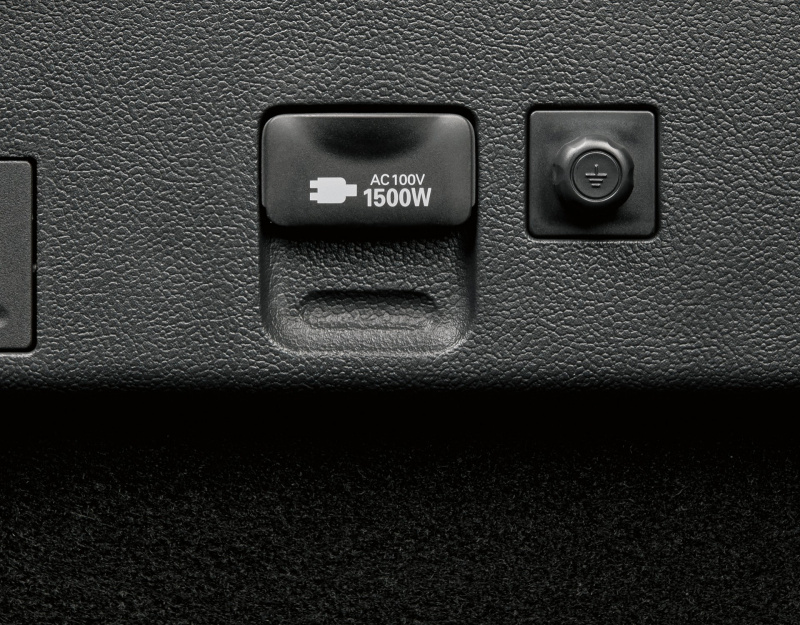 「鍵はスマートキーの色にあり！トヨタ・プリウス/プリウスPHVが急アクセル時加速抑制「プラスサポート」に対応し、最新の「Toyota Safety Sense」を搭載【動画あり】」の9枚目の画像