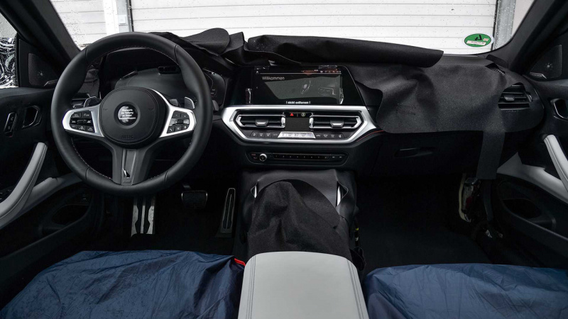 「BMW M4クーペ次期型、プロトタイプを公式リーク！コックピットも公開」の23枚目の画像